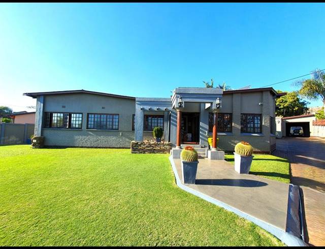 3 BEDROOM HOUSE FOR SALE IN SINOVILLE